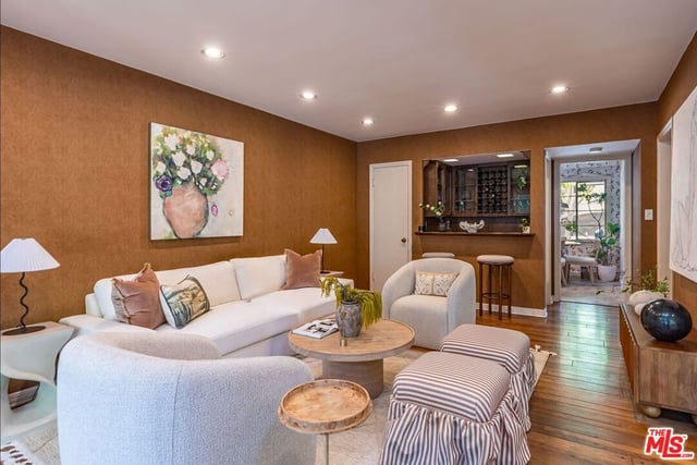 9801 Hillgreen Place, Beverly Hills, CA 90212 — photo 8 of 25