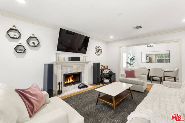 4555 Don Pio Drive, Los Angeles, CA 91364 — photo 8 of 43