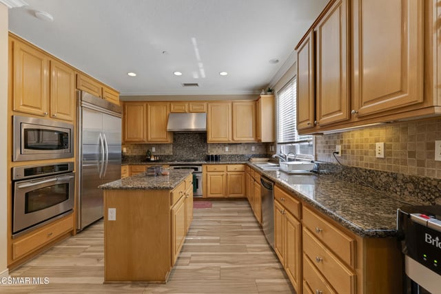 5588 California Oak Street, Simi Valley, CA 93063 — photo 19 of 62