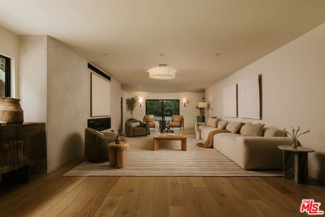 3420 Castlewoods Place, Sherman Oaks, CA 91403 — photo 3 of 35