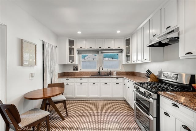 1569 S Orange Grove Avenue, Los Angeles, CA 90019 — photo 8 of 27