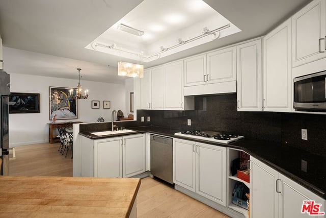 2115 3rd Street 102, Santa Monica, CA 90405 — photo 16 of 25