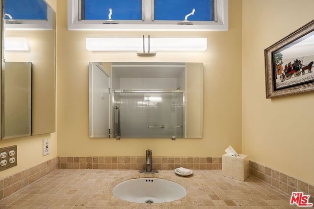 2115 3rd Street 102, Santa Monica, CA 90405 — photo 23 of 25