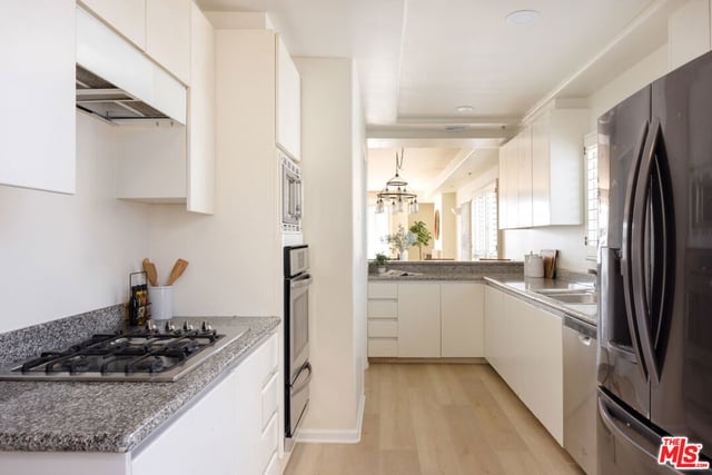 1430 S Bentley Avenue 402, Los Angeles, CA 90025 — photo 4 of 10
