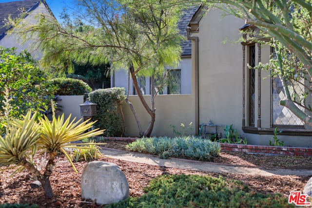 1017 N Howard Street, Glendale, CA 91207 — photo 3 of 56