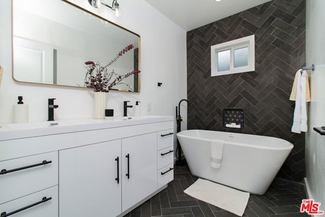 4068 Sutro Avenue, Los Angeles, CA 90008 — photo 12 of 24