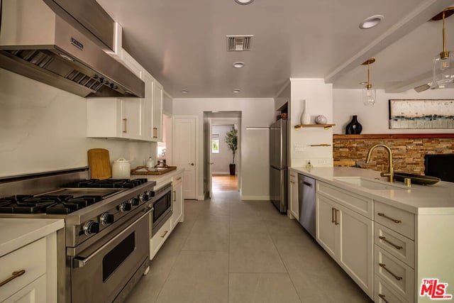 3644 Goodland Avenue, Los Angeles, CA 91604 — photo 11 of 40