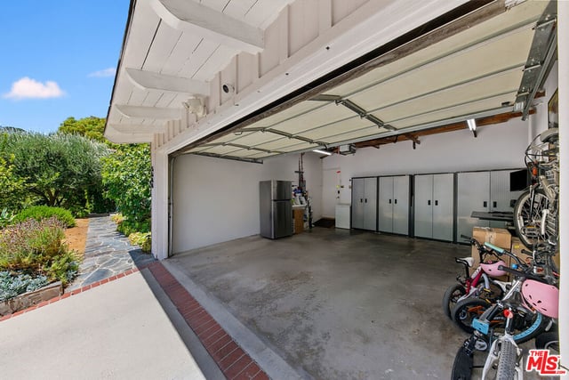3644 Goodland Avenue, Los Angeles, CA 91604 — photo 36 of 40