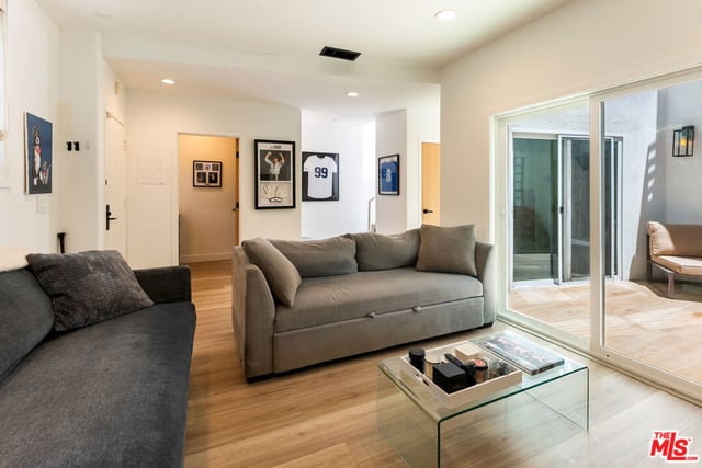 1823 20th Street 103, Santa Monica, CA 90404 — photo 5 of 23
