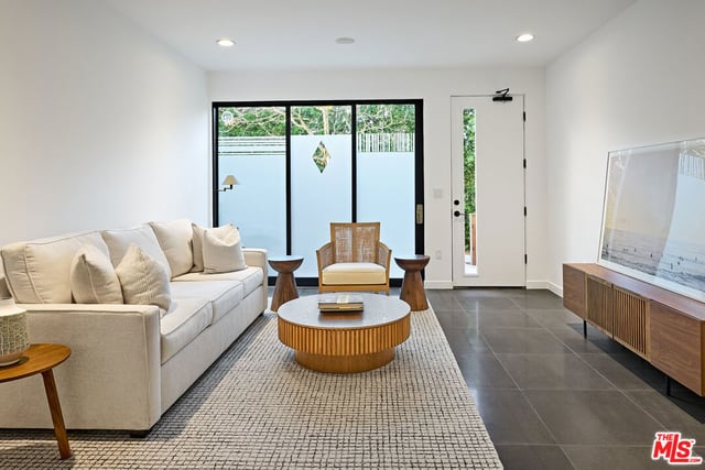 744 Brooks Avenue, Venice, CA 90291 — photo 8 of 26
