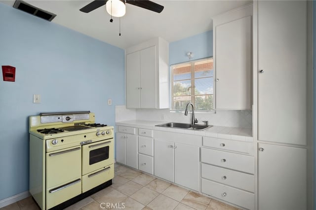1565 N Palomares, Pomona, CA 91767 — photo 13 of 32