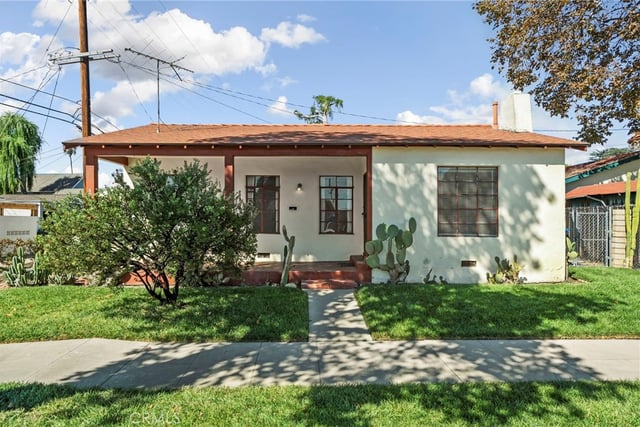 1565 N Palomares, Pomona, CA 91767 — photo 2 of 32