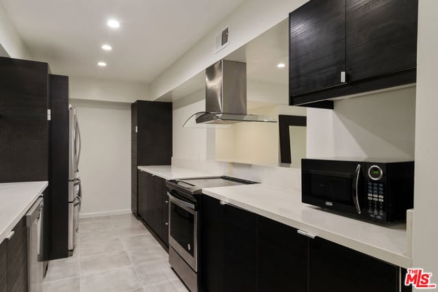 1025 N Kings Road 119, West Hollywood, CA 90069 — photo 16 of 34