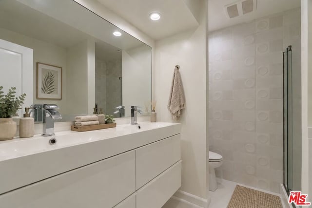 1025 N Kings Road 119, West Hollywood, CA 90069 — photo 25 of 34
