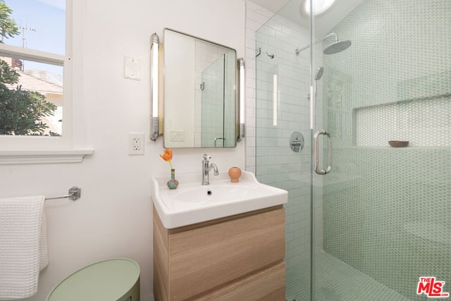 5426 Radford Avenue, Valley Village, CA 91607 — photo 15 of 18
