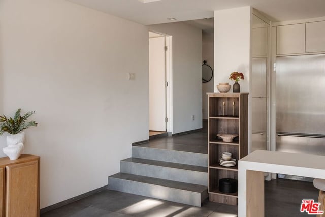 3279 Midvale Avenue, Los Angeles, CA 90034 — photo 12 of 39