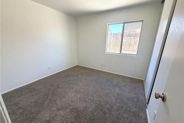 6152 W Avenue J5, Lancaster, CA 93536 — photo 12 of 17