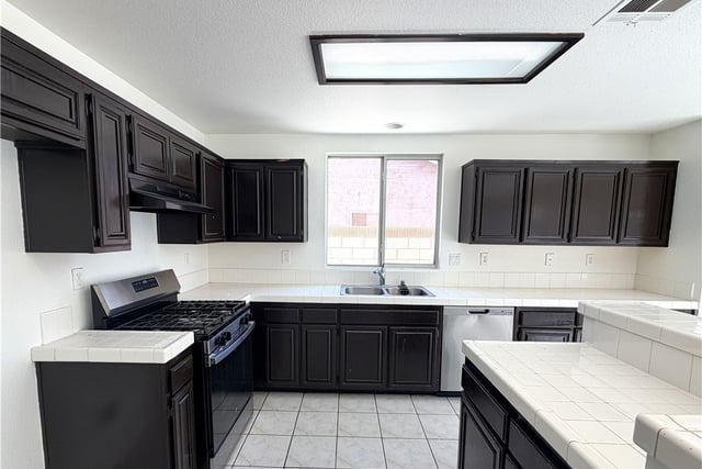 6152 W Avenue J5, Lancaster, CA 93536 — photo 7 of 17