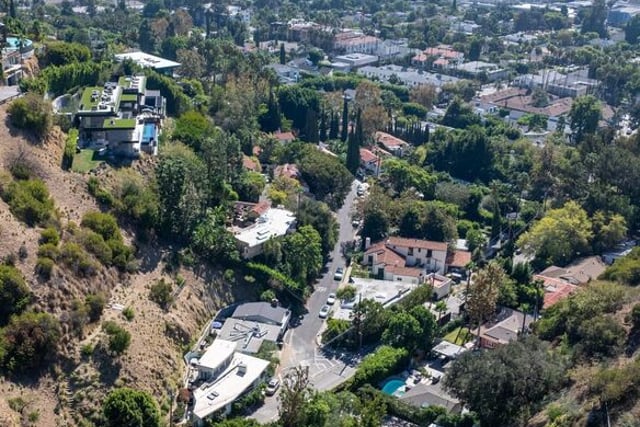 1853 Nichols Canyon Road, Los Angeles, CA 90046 — photo 3 of 46