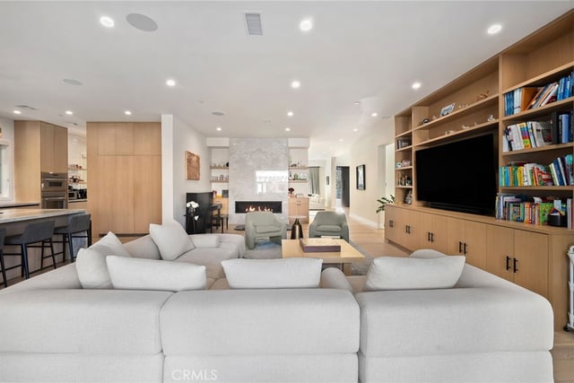 15547 Valley Vista Boulevard, Encino, CA 91436 — photo 12 of 59