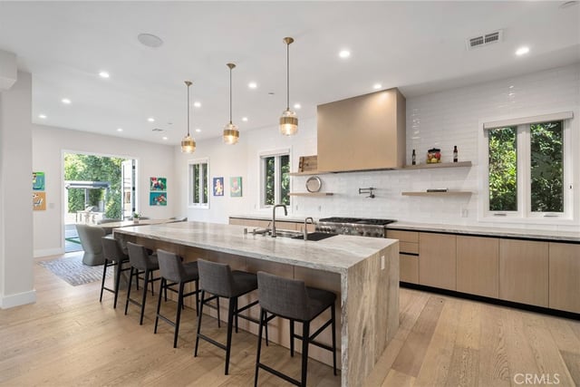 15547 Valley Vista Boulevard, Encino, CA 91436 — photo 13 of 59