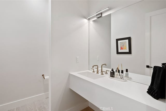15547 Valley Vista Boulevard, Encino, CA 91436 — photo 55 of 59