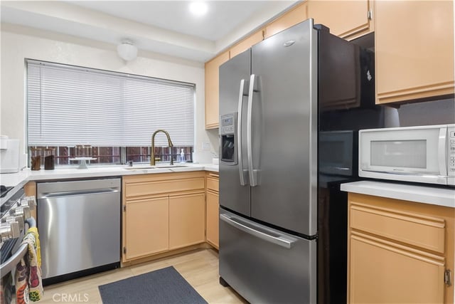 571 W Cypress Circle W, Compton, CA 90220 — photo 16 of 22