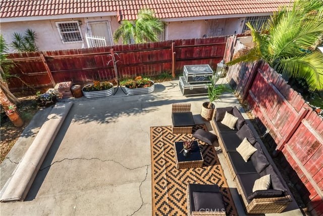 571 W Cypress Circle W, Compton, CA 90220 — photo 7 of 22