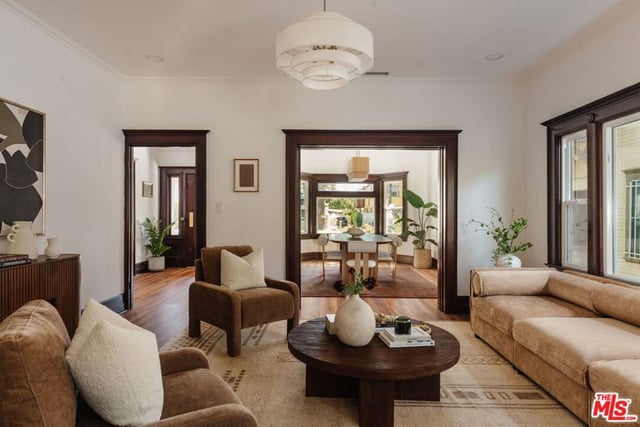 2801 Brighton Avenue, Los Angeles, CA 90018 — photo 6 of 26