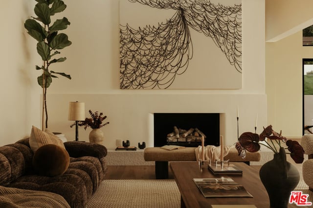 12160 Laurel Terrace Drive, Studio City, CA 91604 — photo 10 of 51