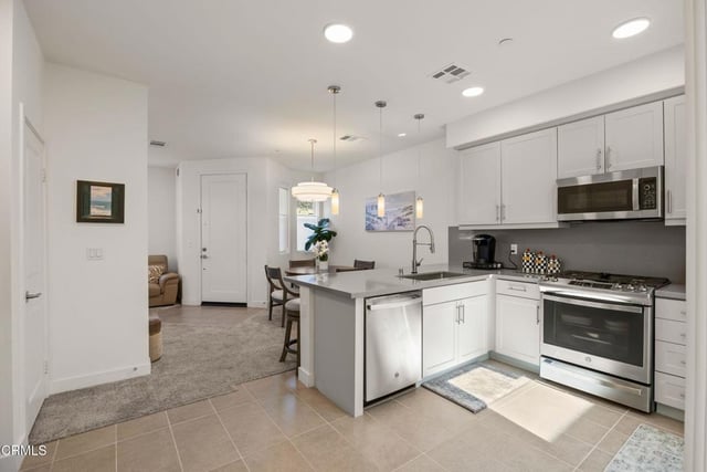 1230 E Thompson Boulevard 101, Ventura, CA 93001 — photo 11 of 54