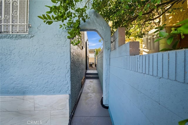 8205 Stanford Ave, Los Angeles, CA 90001 — photo 26 of 28