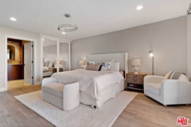 4920 Llano Drive, Woodland Hills, CA 91364 — photo 14 of 35
