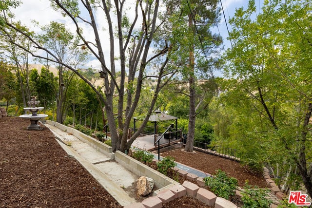 4920 Llano Drive, Woodland Hills, CA 91364 — photo 32 of 35
