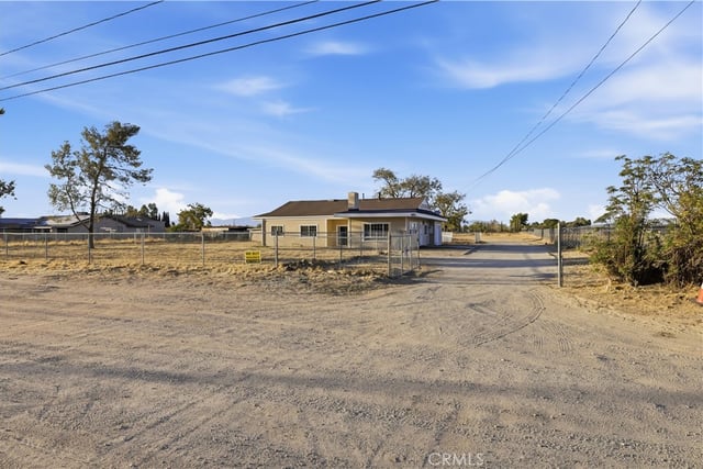 2531 W Avenue M4, Palmdale, CA 93551 — photo 2 of 26