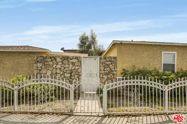 1300 S California Avenue, Compton, CA 90221 — photo 27 of 37