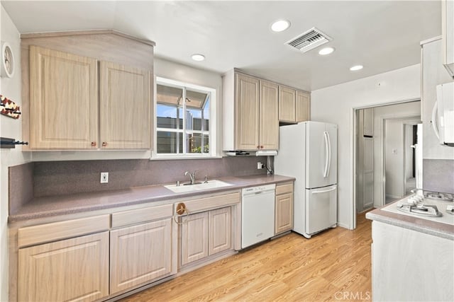 636 Andover, Burbank, CA 91504 — photo 11 of 30
