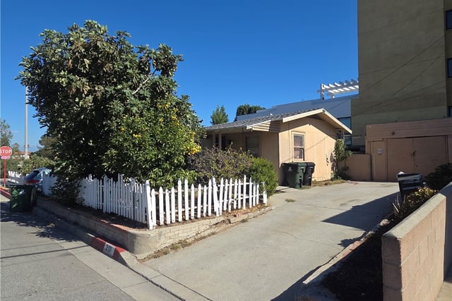 210 E Woodward, Alhambra, CA 91801 — photo 2 of 4