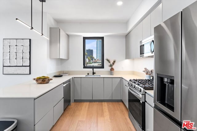 904 S New Hampshire Avenue 310, Los Angeles, CA 90006 — photo 12 of 47