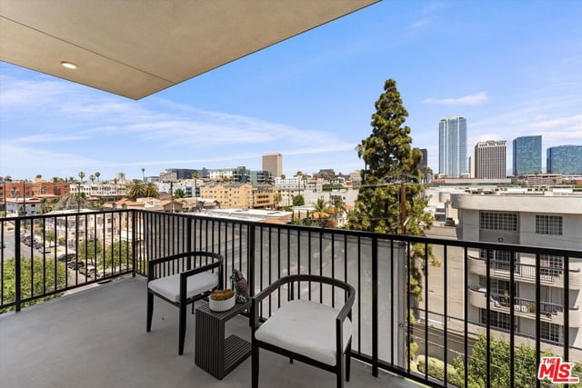 904 S New Hampshire Avenue 310, Los Angeles, CA 90006 — photo 27 of 47