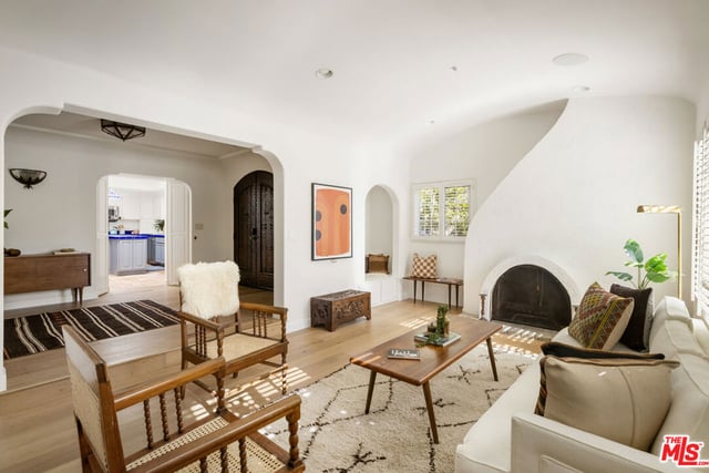 1353 Ruberta Avenue, Glendale, CA 91201 — photo 12 of 57