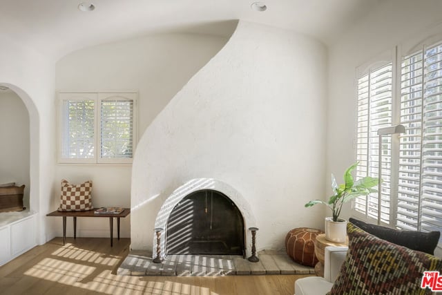 1353 Ruberta Avenue, Glendale, CA 91201 — photo 14 of 57