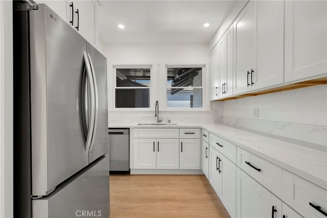 323 N New Hampshire, Los Angeles, CA 90004 — photo 14 of 41