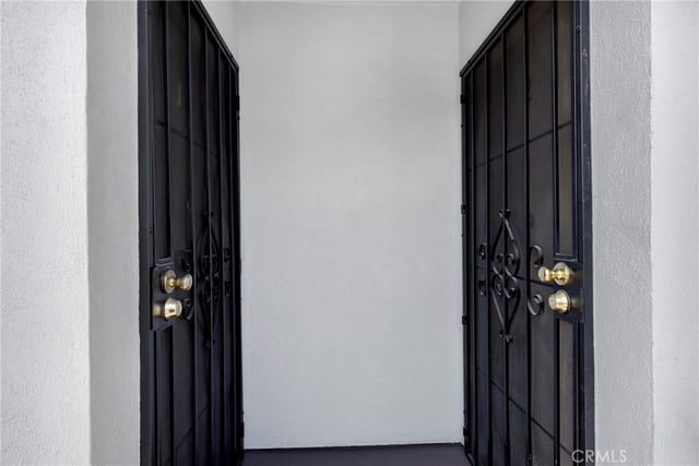 323 N New Hampshire, Los Angeles, CA 90004 — photo 34 of 41