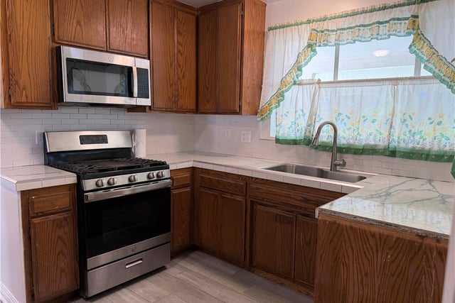 1305 Avenue J3 E, Lancaster, CA 93535 — photo 9 of 29