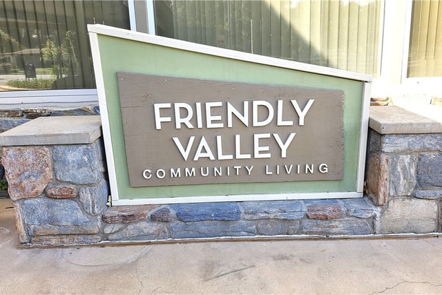 19364 Avenue Of The Oaks, Newhall, CA 91321 — photo 17 of 32
