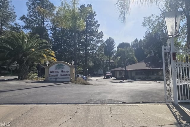 19364 Avenue Of The Oaks, Newhall, CA 91321 — photo 29 of 32