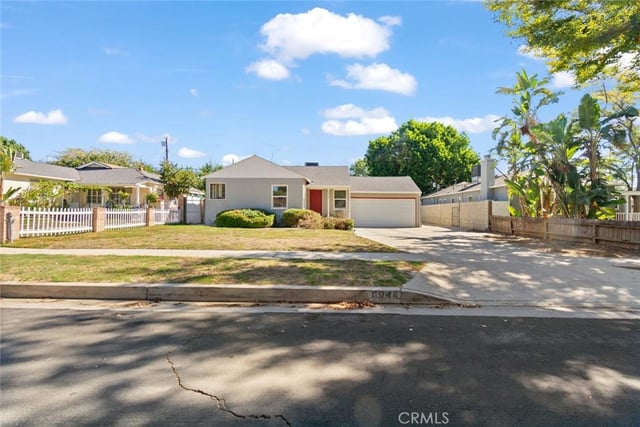 8944 Darby Avenue, Northridge, CA 91325 — photo 4 of 26
