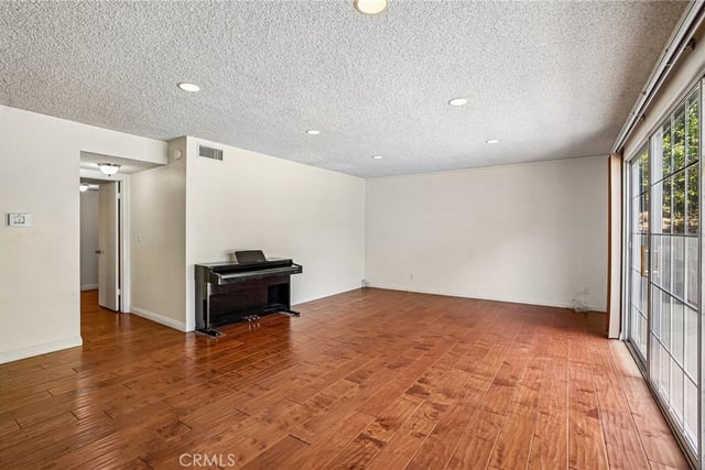 12500 Mclennan Avenue, Granada Hills, CA 91344 — photo 10 of 63