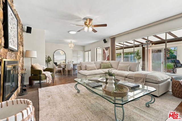 5525 Saloma Avenue, Sherman Oaks, CA 91411 — photo 10 of 35